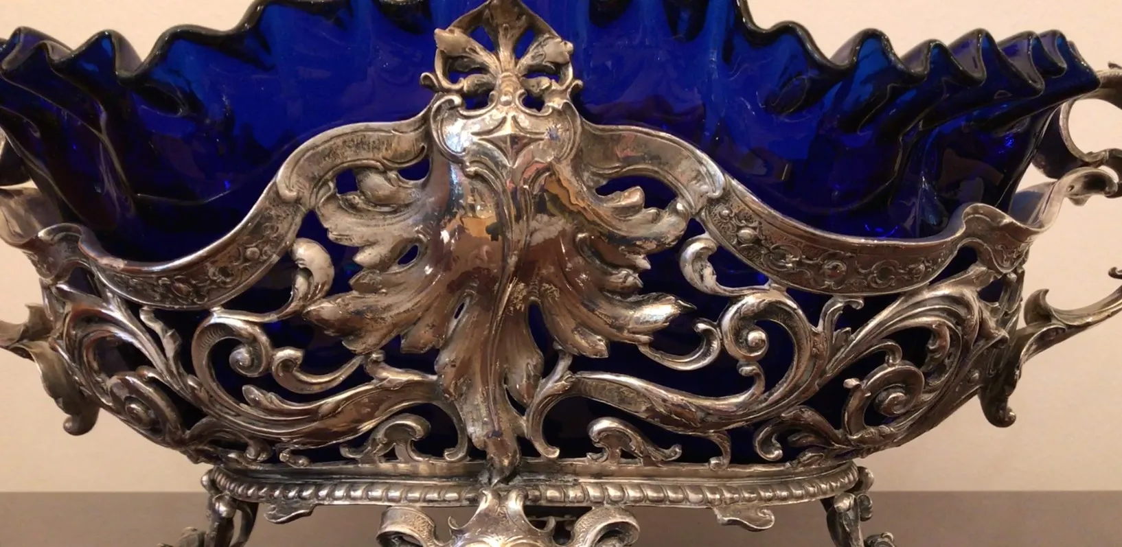 Blumentöpfe WMF mit elegantem Design und glänzender Oberfläche.