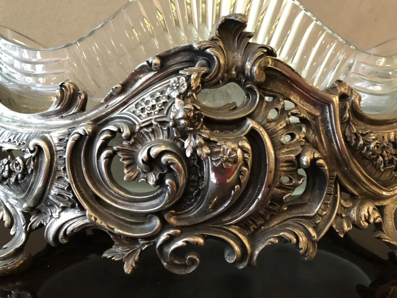 jardinère antique wmf avec ornementation détaillée