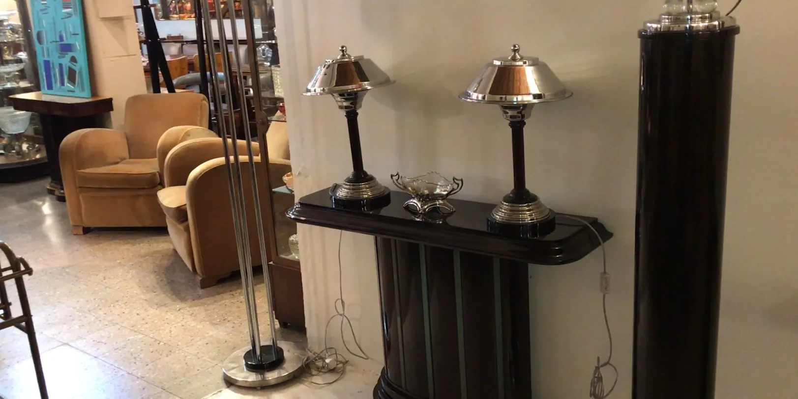 blumentöpfe WMF in einem Vintage-Ambiente mit Lampen