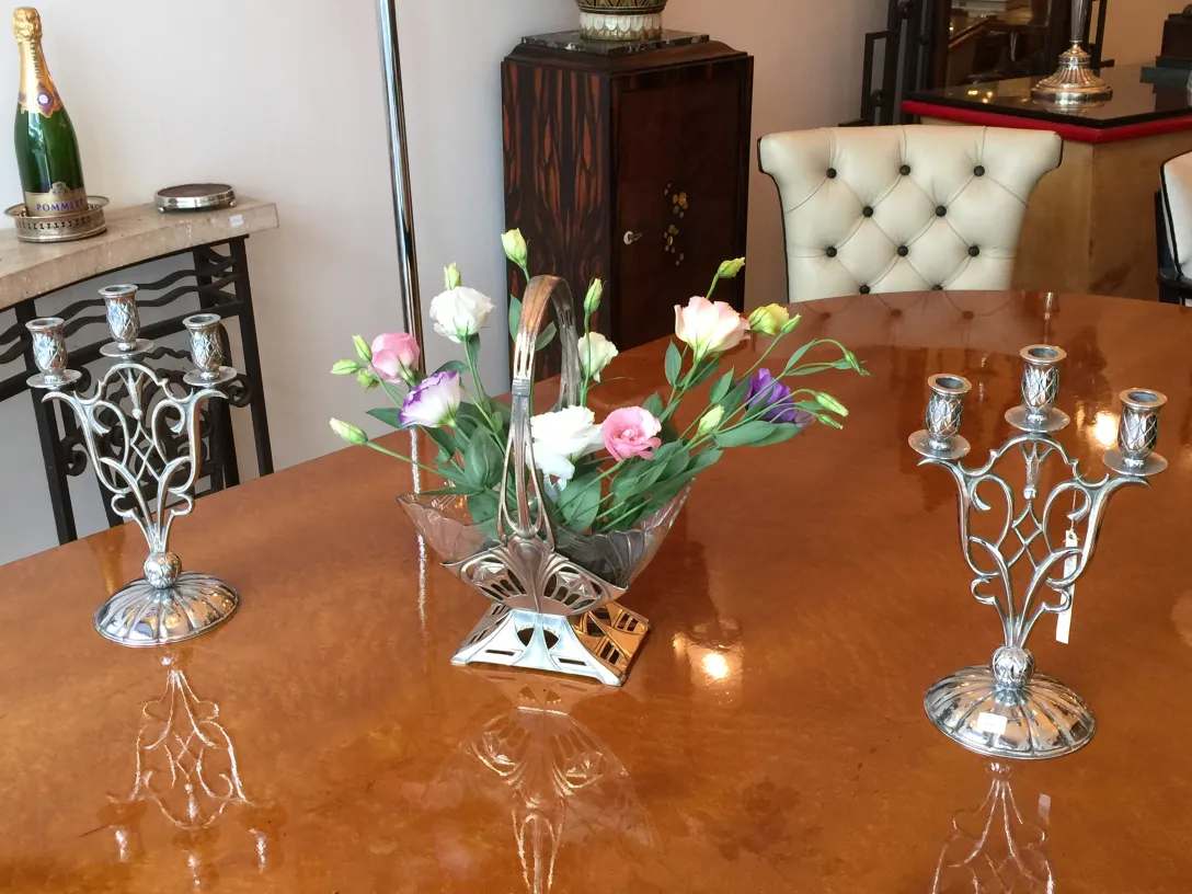 centre de table antique WMF avec fleurs décoratives