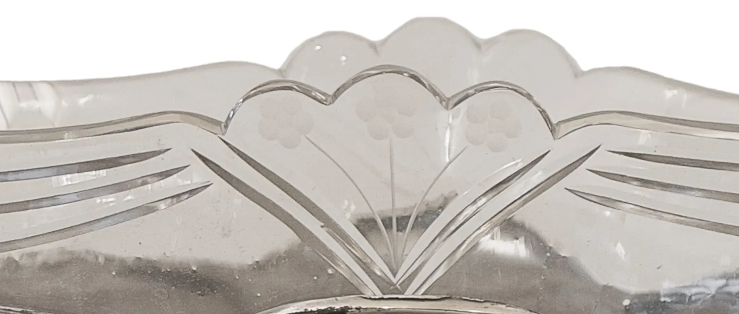 antiker Blumentopf WMF mit floralem Design und elegantem Stil