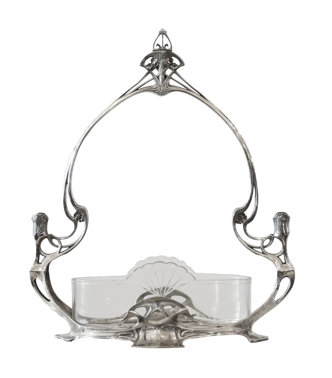 antike WMF Tischmitte mit ornamentellem Design und dekorativem Sockel, ideal für Tischdekoration