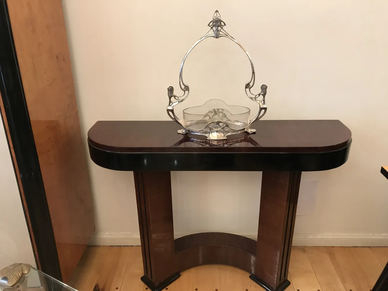 antike WMF-Tischmitte in eleganter Tischdekoration