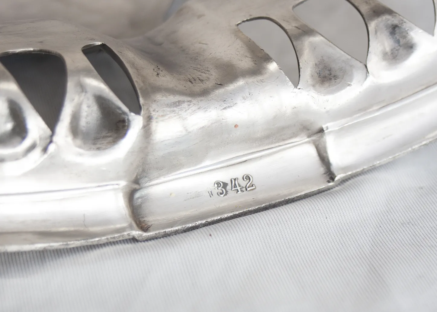 jardinera wmff de estilo antigo, decorativa e elegante