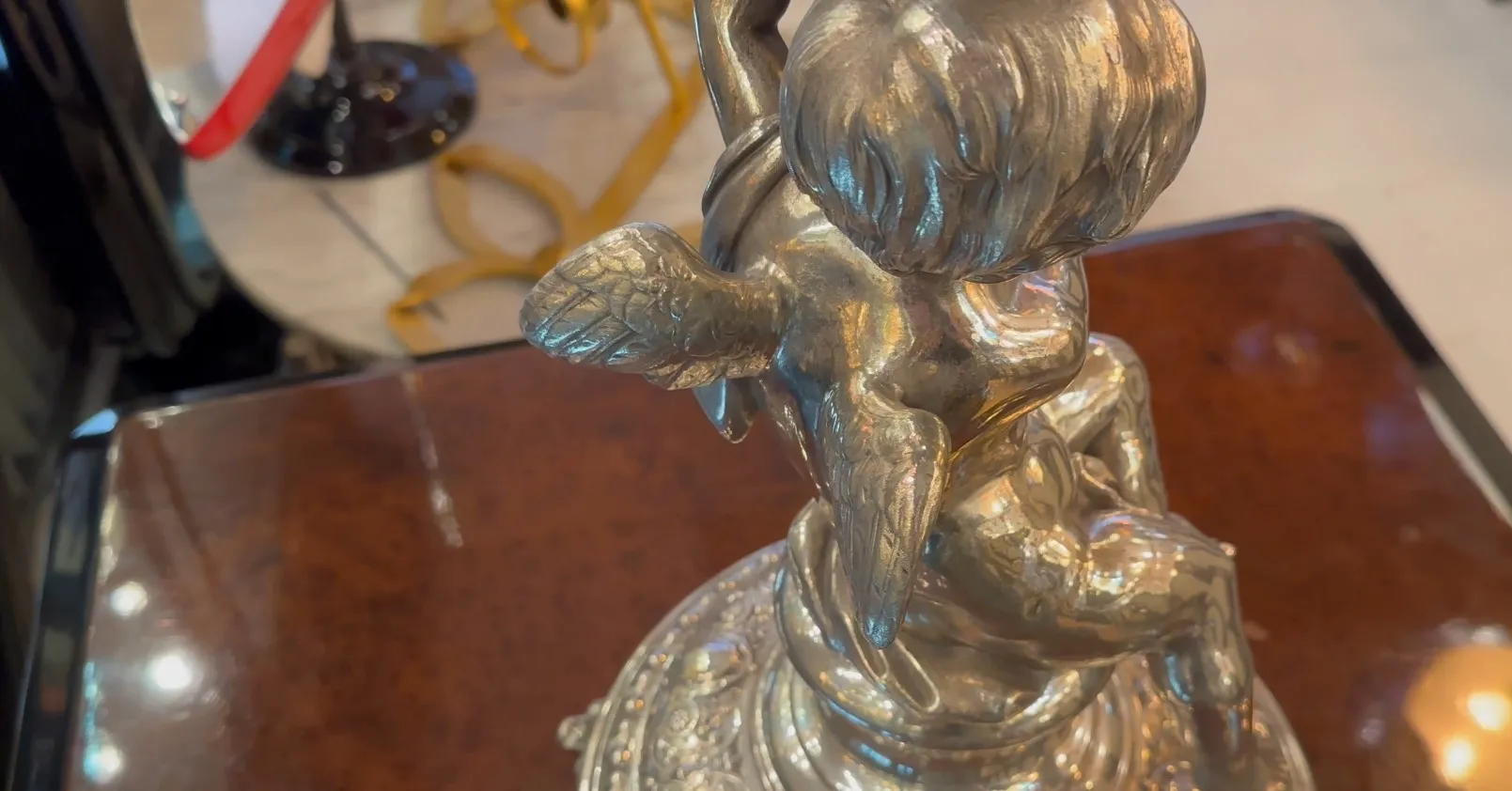 centrotavola antico WMF con dettagli decorativi