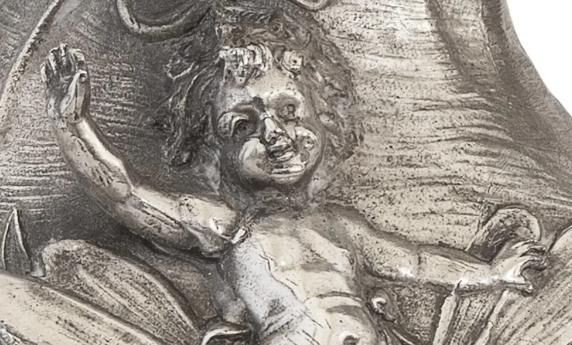 pichet ancien avec une figure, design élégant et détaillé