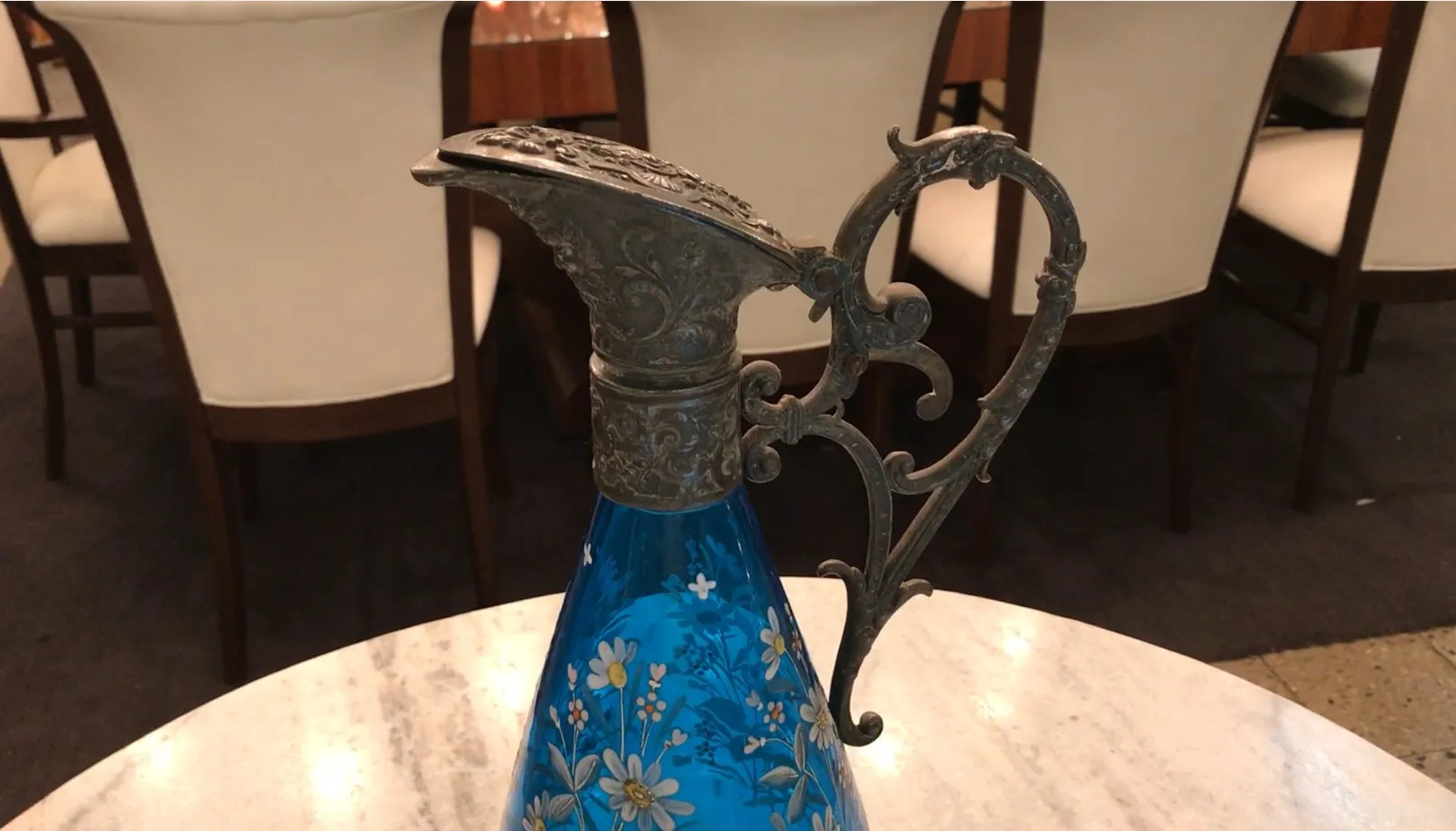 2 pichets wmfh anciens décorés avec des motifs floraux en bleu