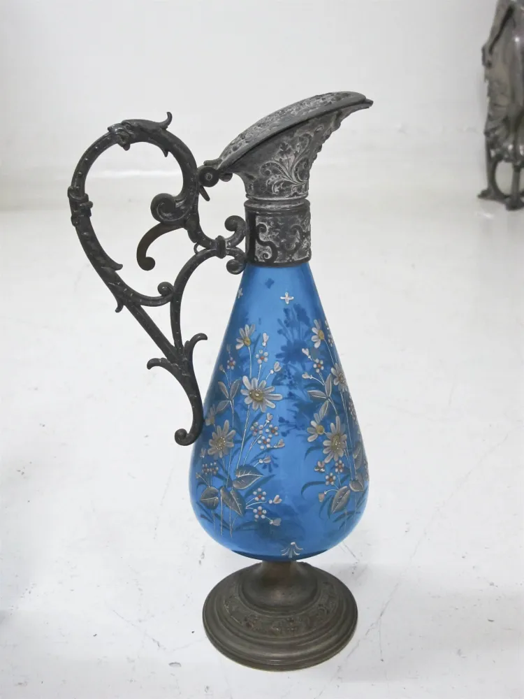 antica brocca WMF blu con motivi floreali su base argentata