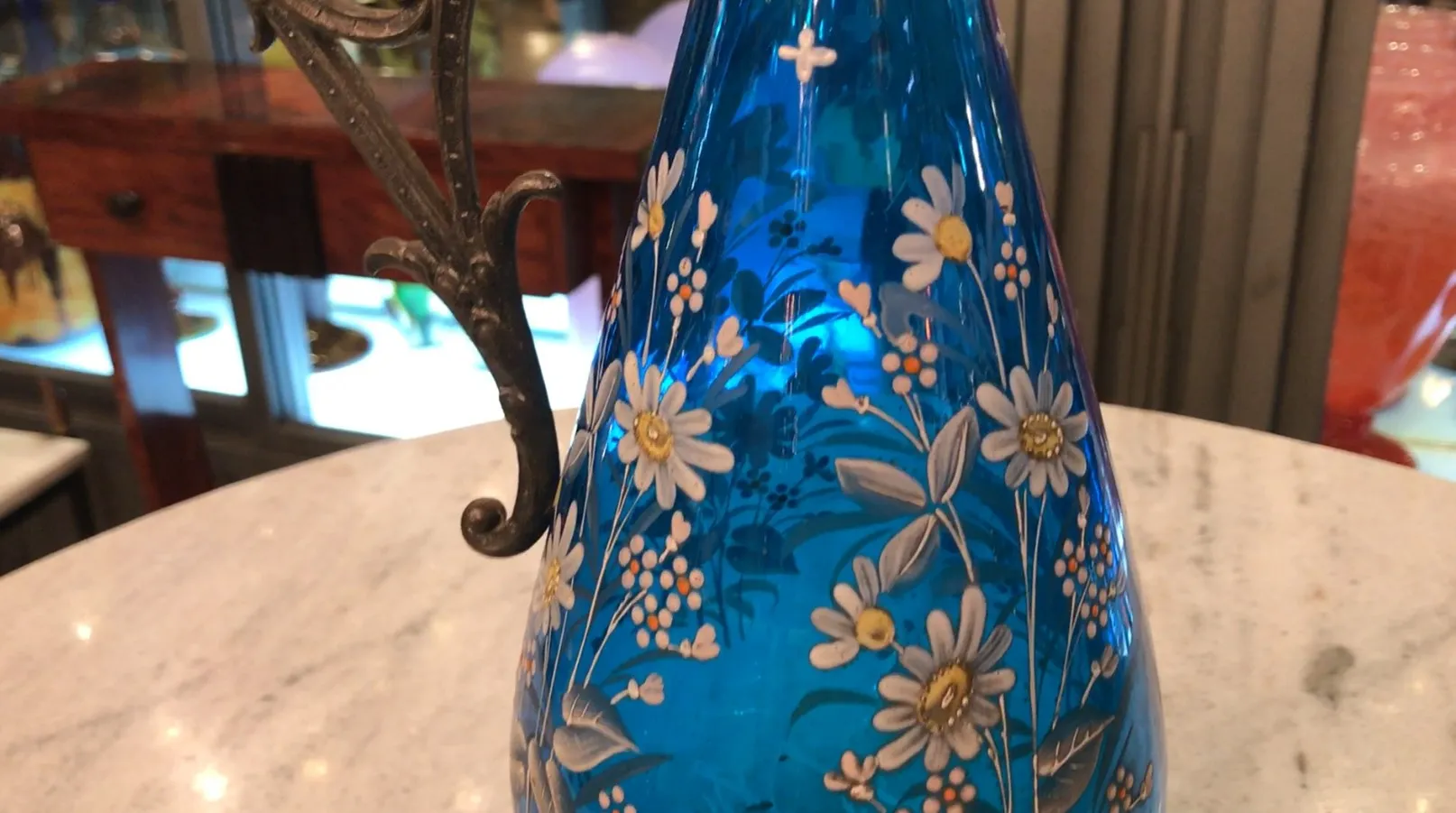 2 jarras wmfs antiguas con flores, decoración azul