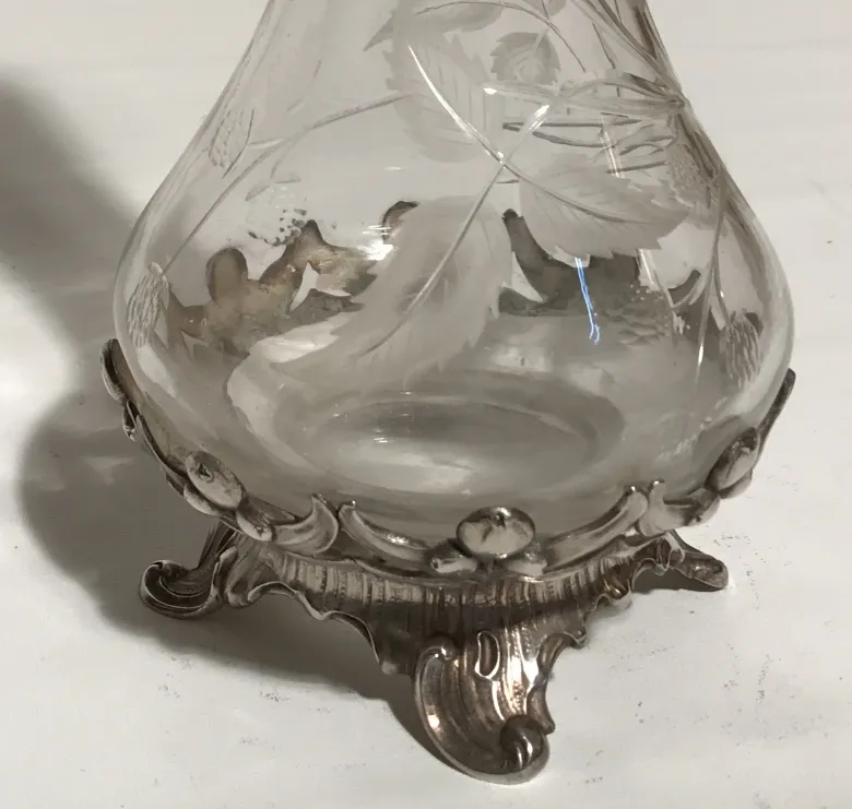 Duas jarras antigas WMF com design intricado