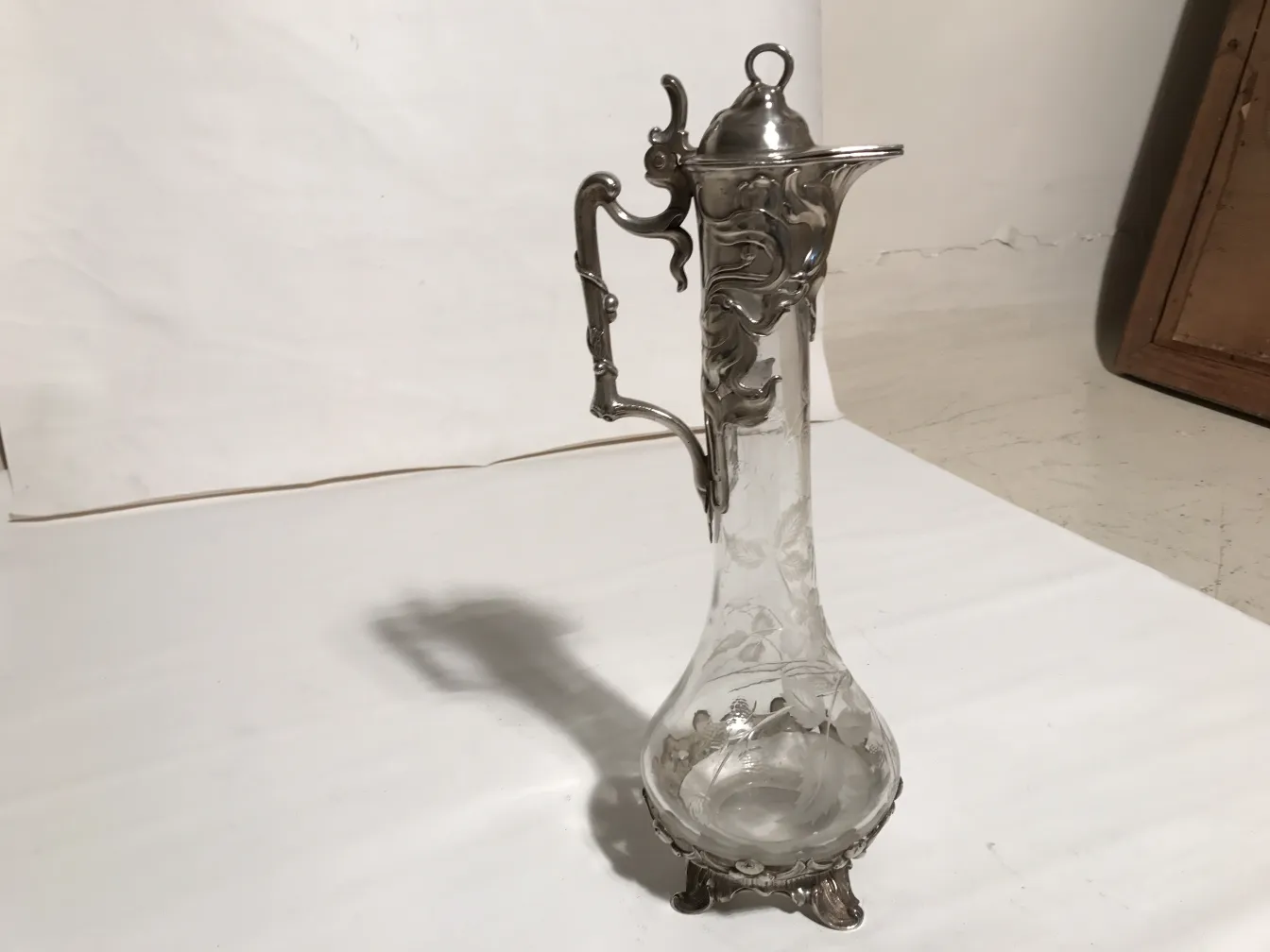 고전적인 WMF 주전자, 우아한 디자인과 예술적 디테일.