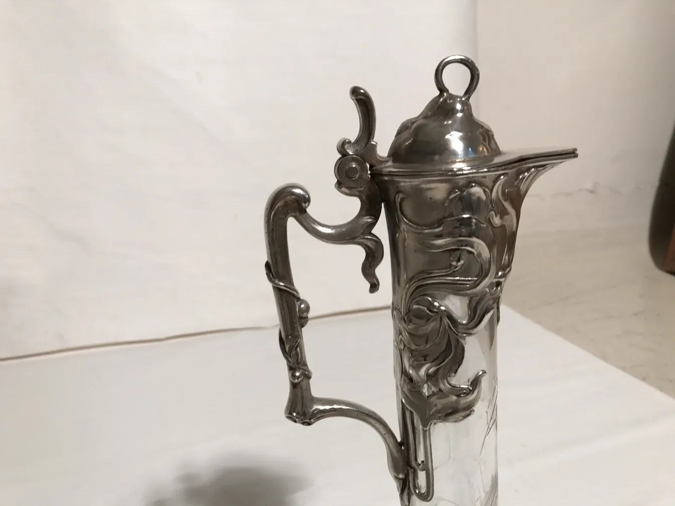 독특하고 우아한 디자인의 오래된 주전자 2개 wmff.