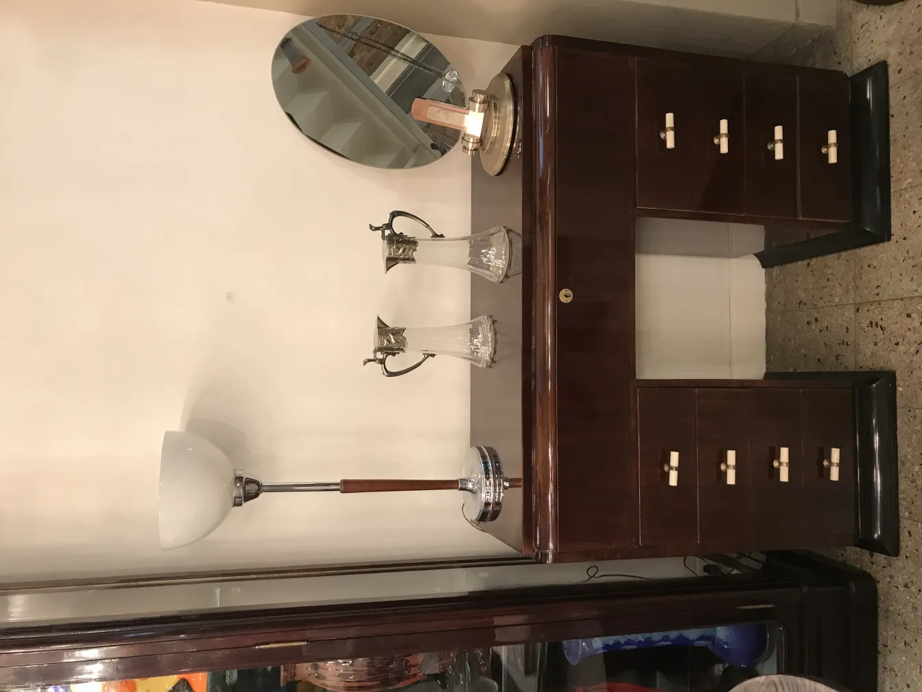 due brocche antiche wmf in un ambiente elegante