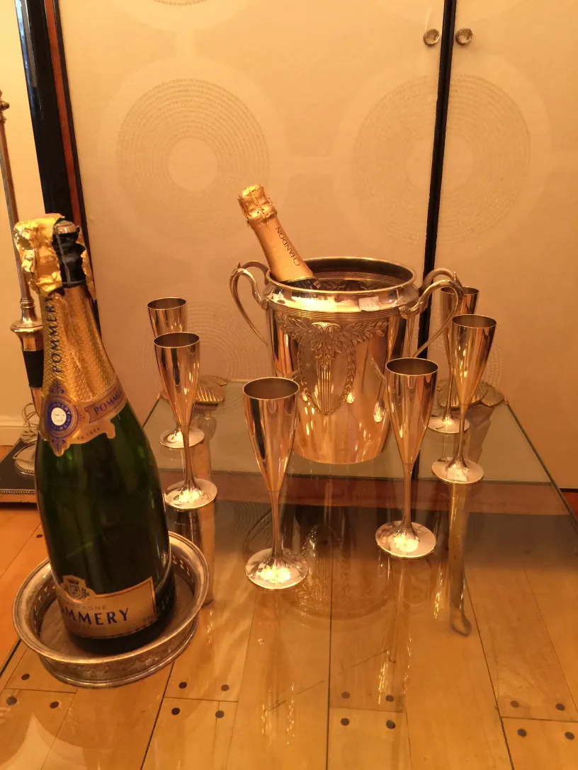 champanera WMF antigua plateada con copas elegantes