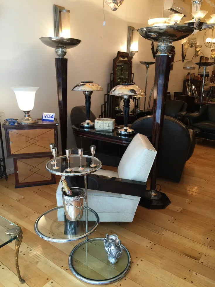 antiguidades seau à champagne wmF com detalhes elegantes, ambiente aconchegante