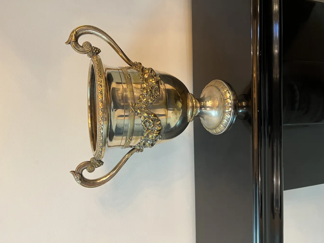 2 seaux à champagne anciens wmf avec des ornements décoratifs sur le bord