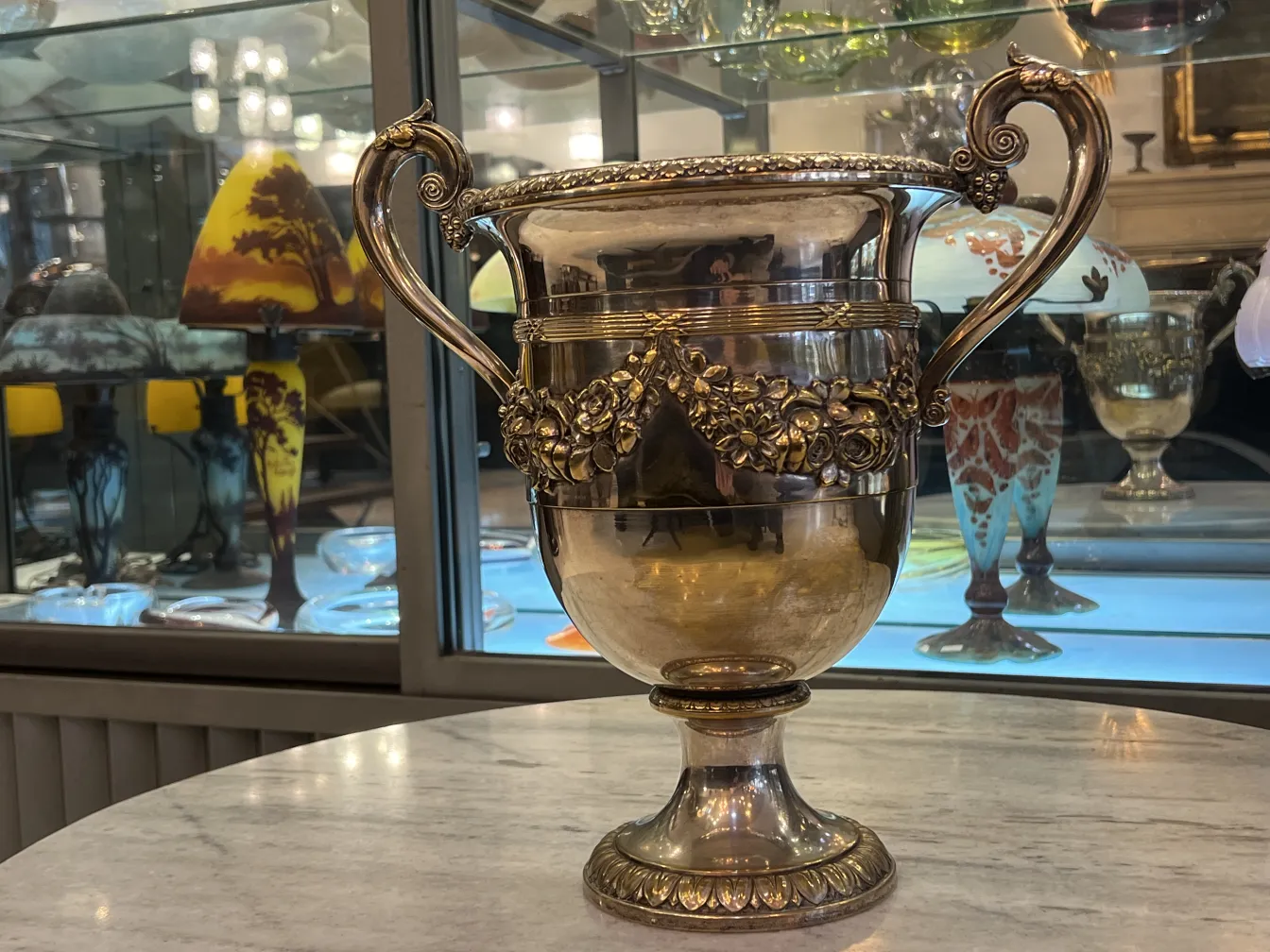 Deux seaux à champagne anciens avec design décoratif