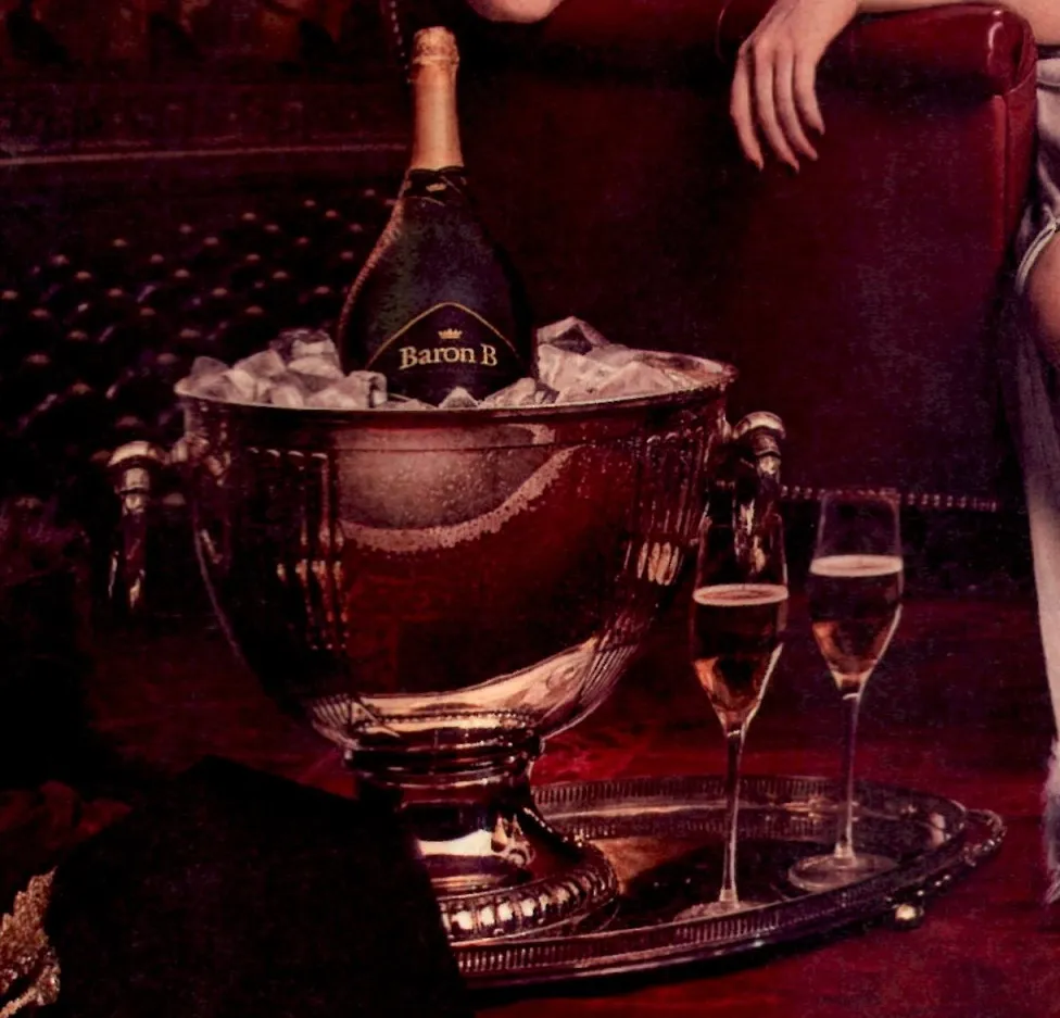 zwei antike champagnerkühler wmf mit flasche und gläsern