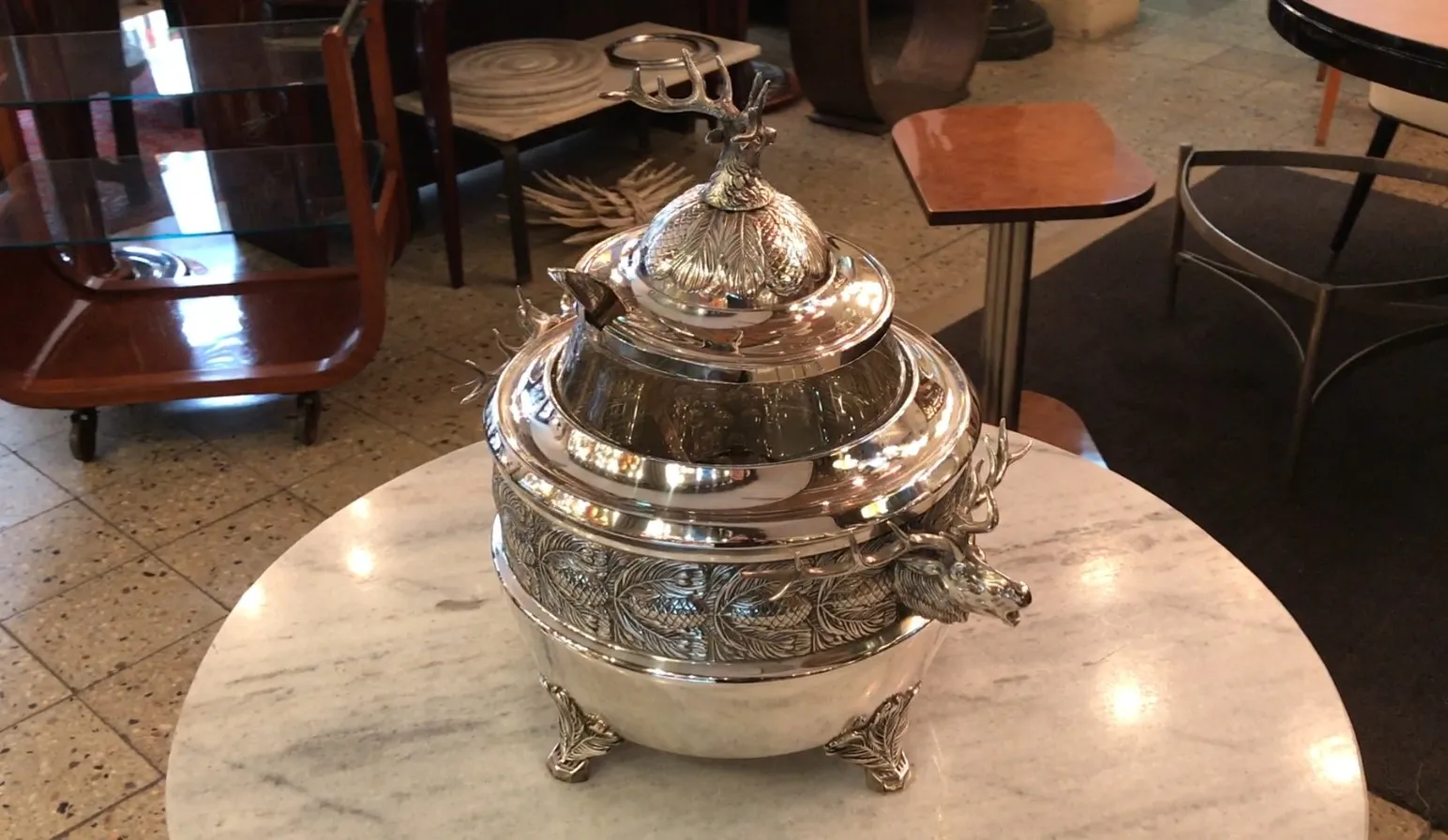 bol à punch antique WMF avec design détaillé et couvercle