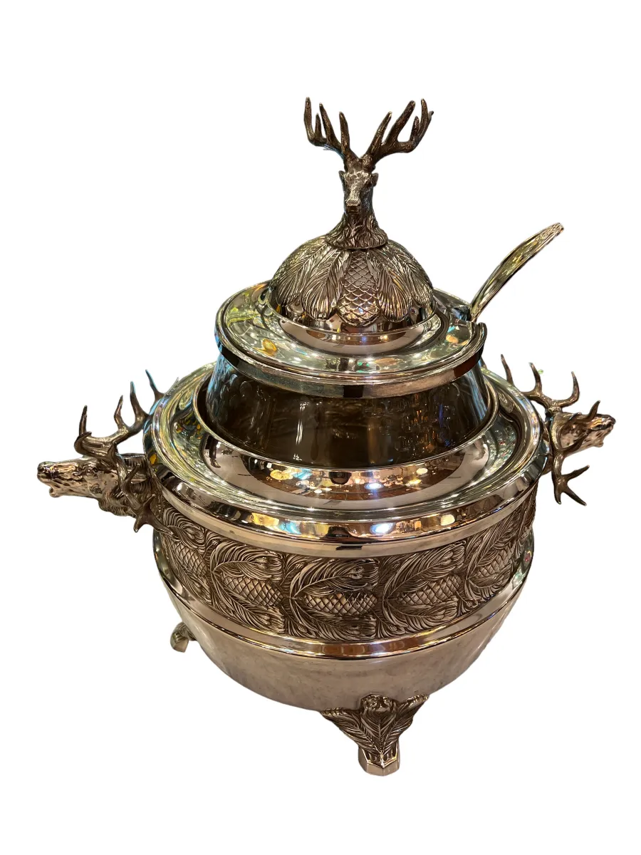 poncheira antiga WMF com detalhes em forma de veado, elegante e decorativa