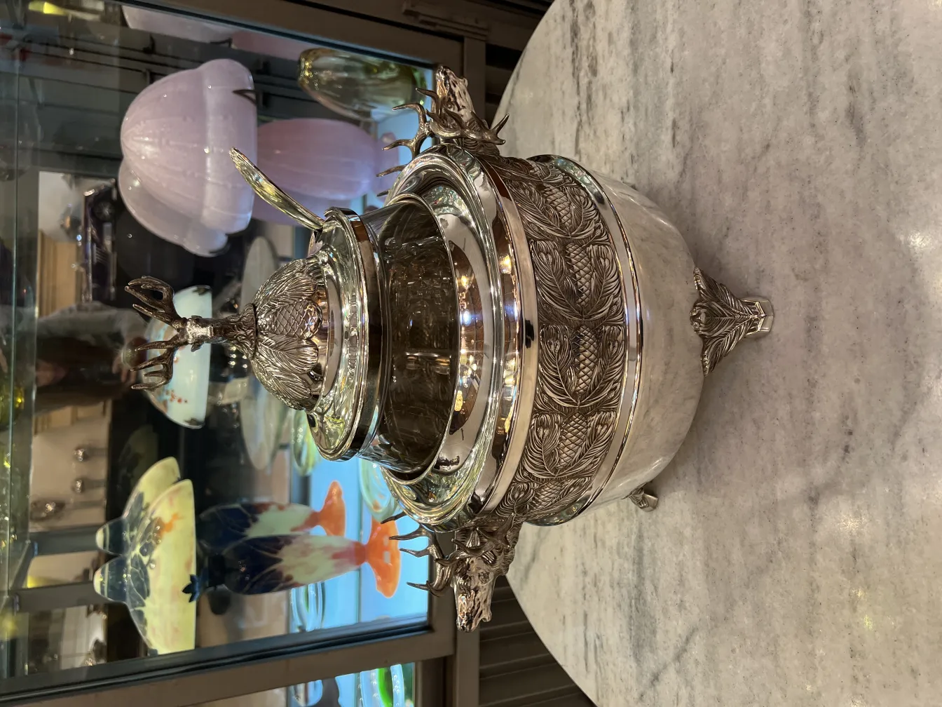 Antike WMF-Bowle mit dekorativem Deckel. Ideal für besondere Anlässe.