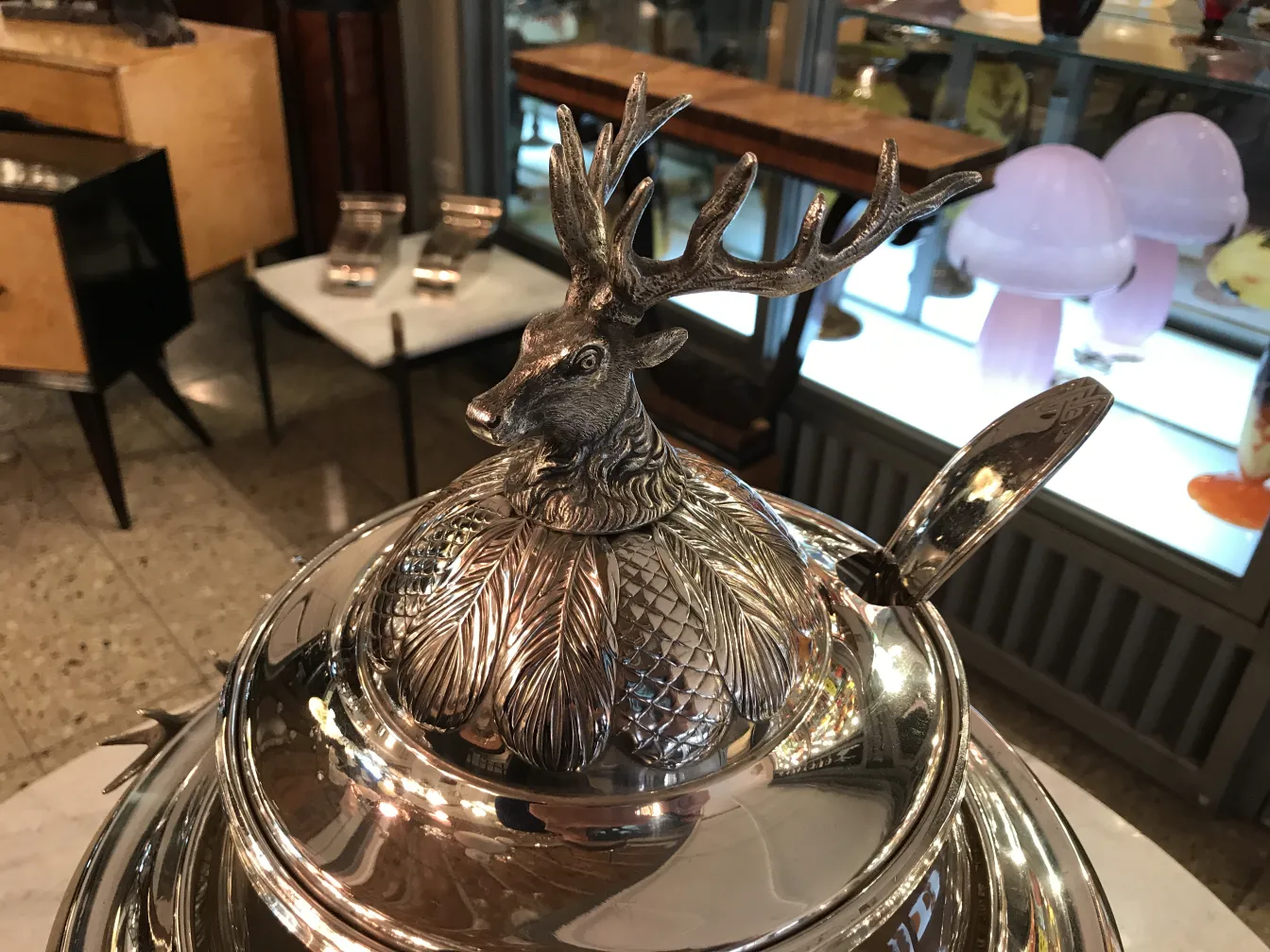 Bol à punch ancien WMF avec couvercle décoratif et cerf