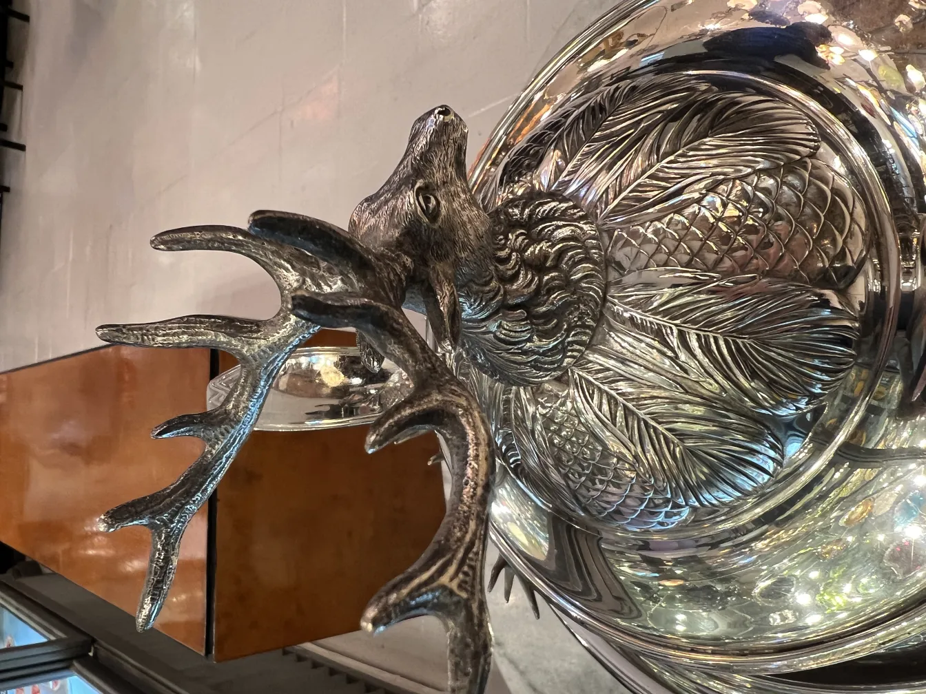 وعاء قديم للبانش wmF مزين بغزال جميل وتفاصيل زخرفية