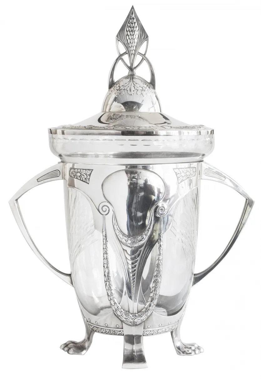 पुराना WMF पंच कटोरे, सजावटी ढक्कन और हैंडल के साथ