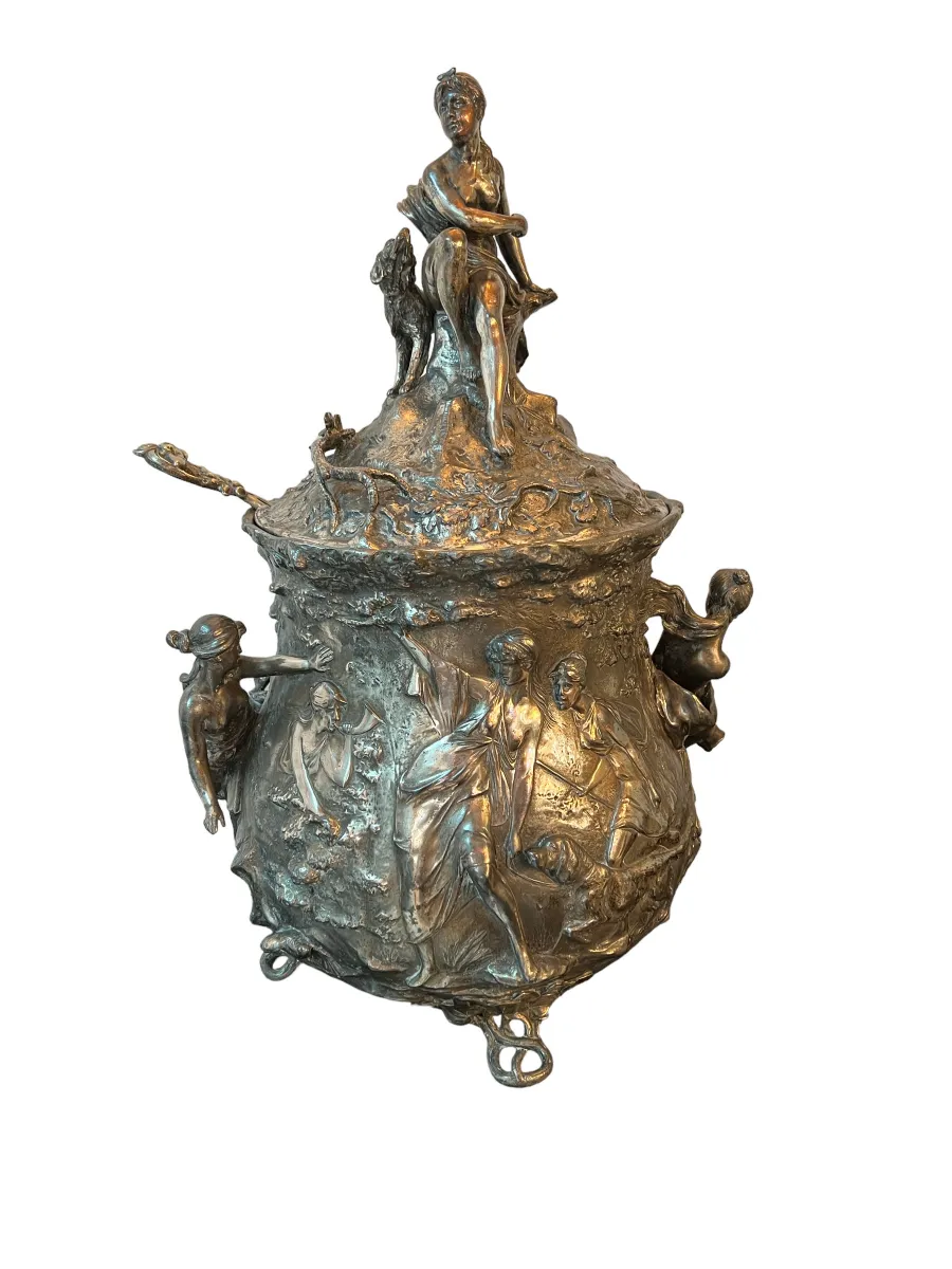 bol à punch ancien WMF orné de figures et d'un chien