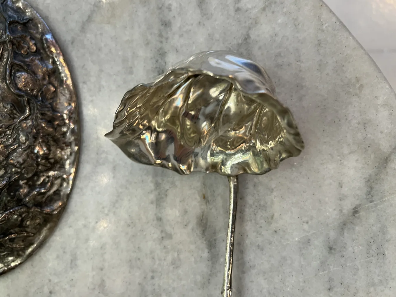 Ponchera WMF antigua, decorativa con un diseño original, ideal para eventos.