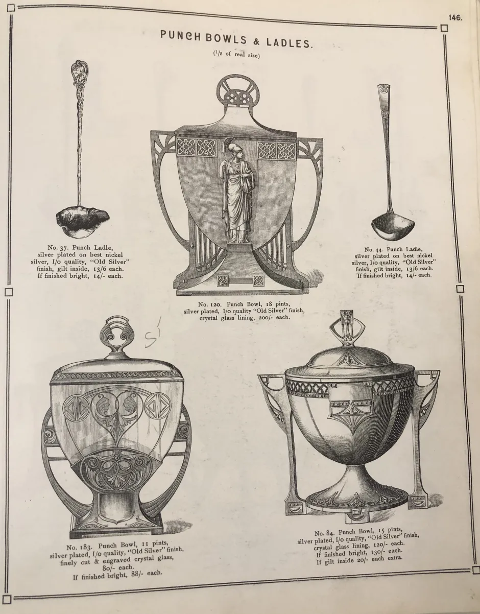 Bowle WMF mit klassischem und elegantem Design, antike Atmosphäre.