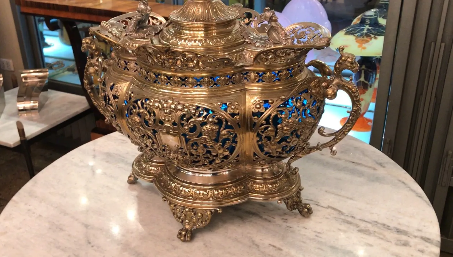 antica ciotola da punch WMF con dettagli intricati e design ornato. Perfetta per occasioni speciali.