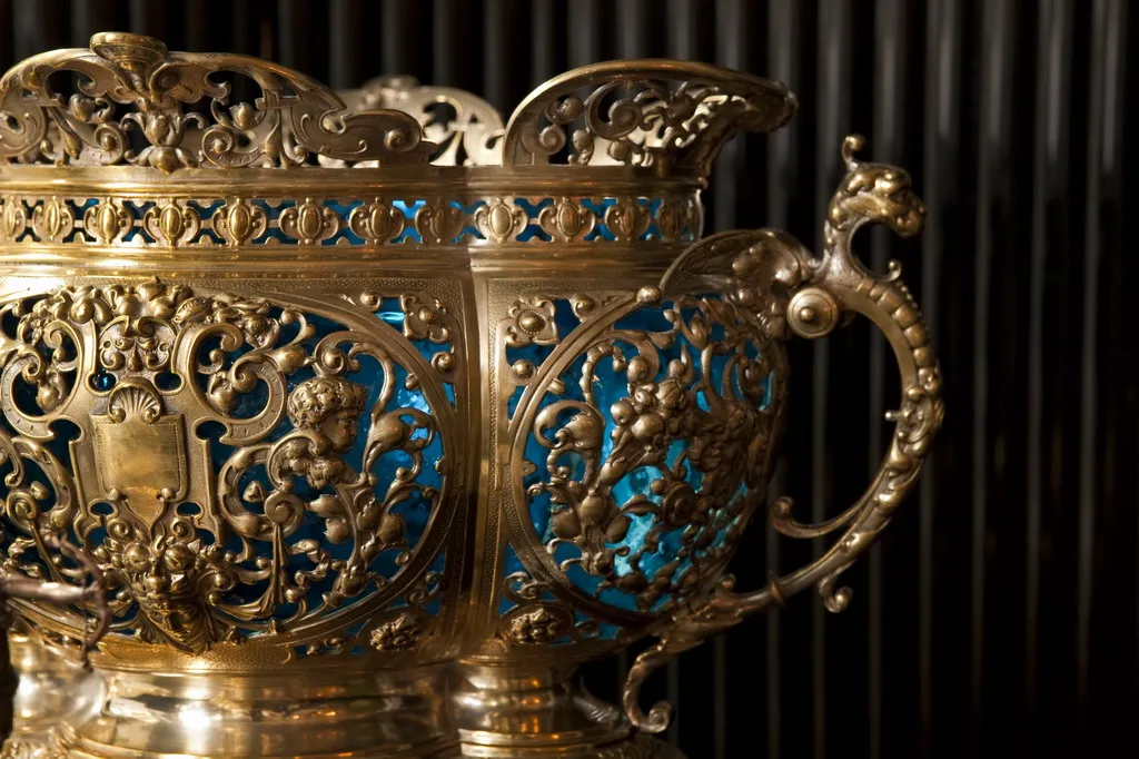 Antike WMF Bowle mit aufwendigem blau-gold-Design.