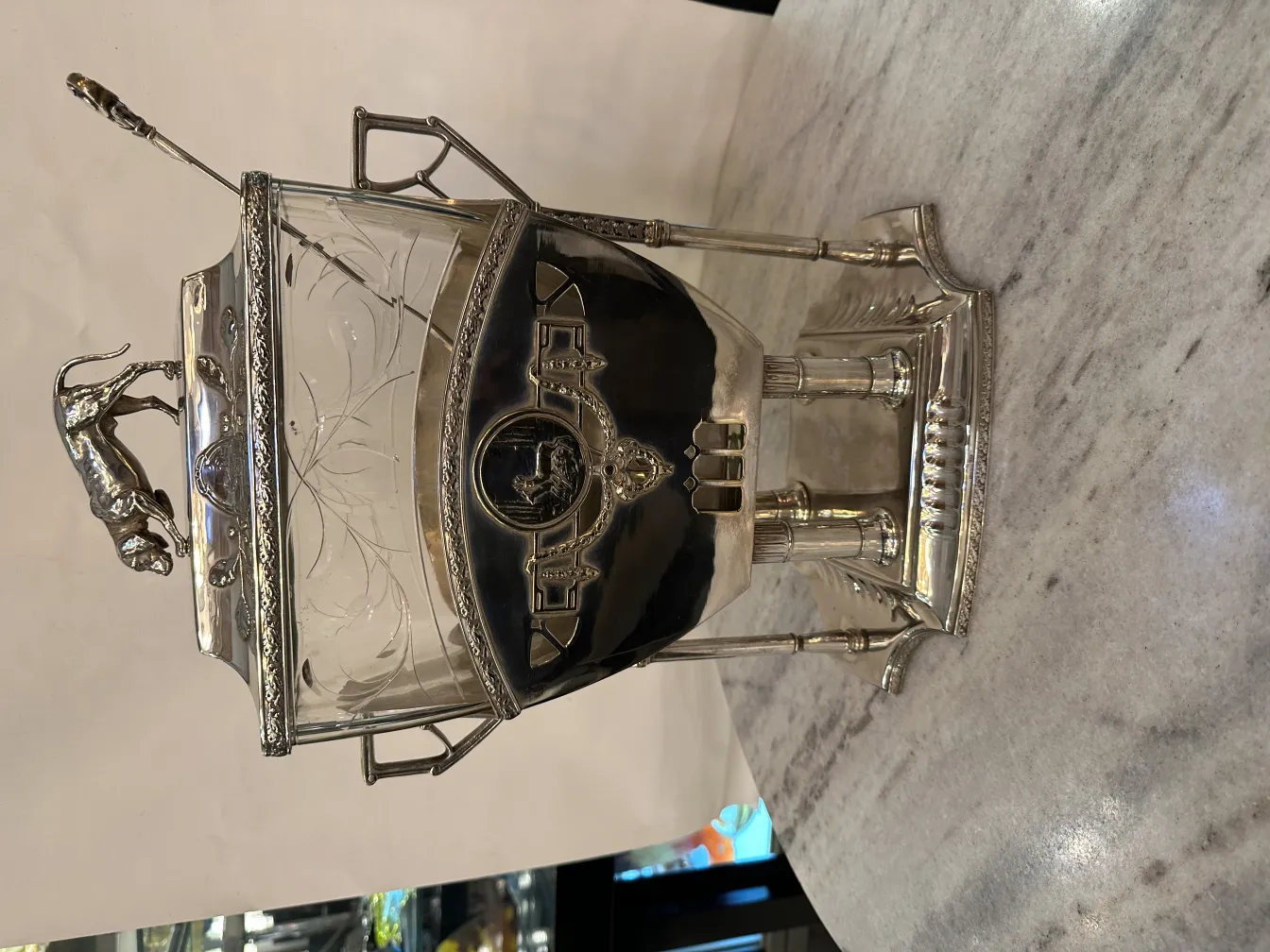 Antike WMF Bowle mit dekorativen Details, eleganter Stil.