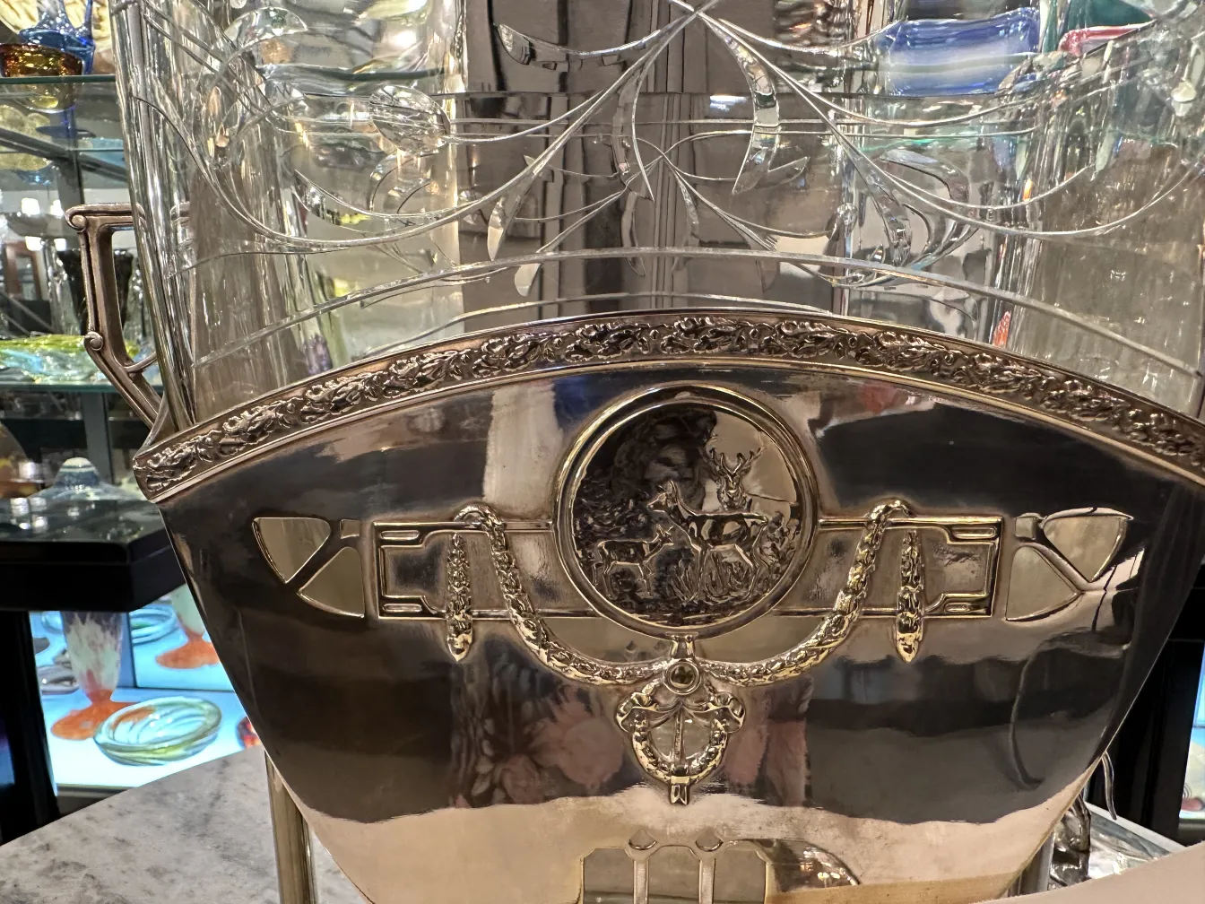 Bol à punch ancien WMF avec détails décoratifs et forme élégante.