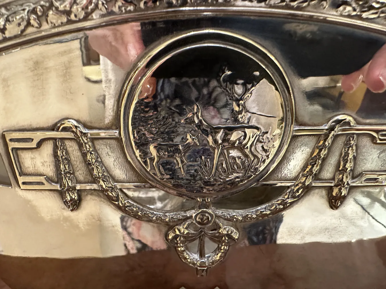 Antike WMF-Bowle mit Hirschreliefs