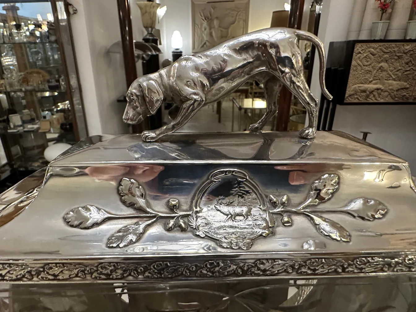 ciotola da punch antiquata WMF con cane decorativo e dettagli intricati