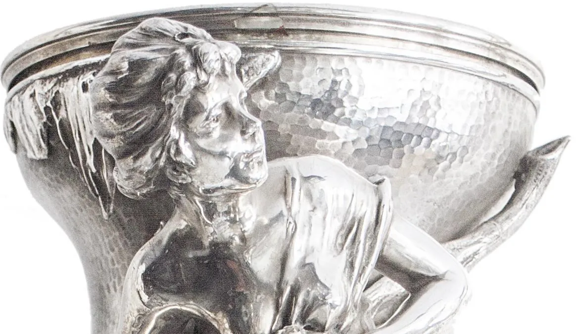 elegante antike orivit vase mit weiblicher Figur