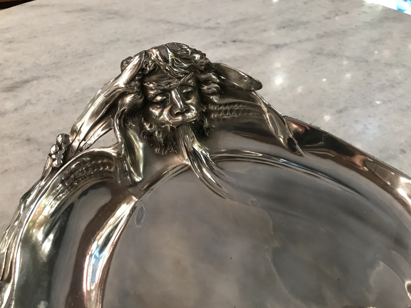 vassoio per carte antico WMF con design elegante e decorazioni