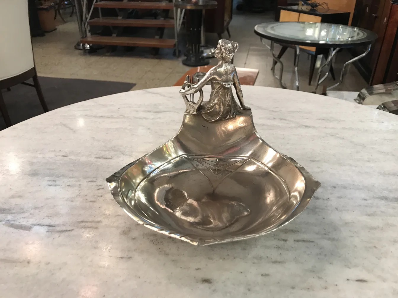 vassoi per carte antichi WMF con figura decorativa