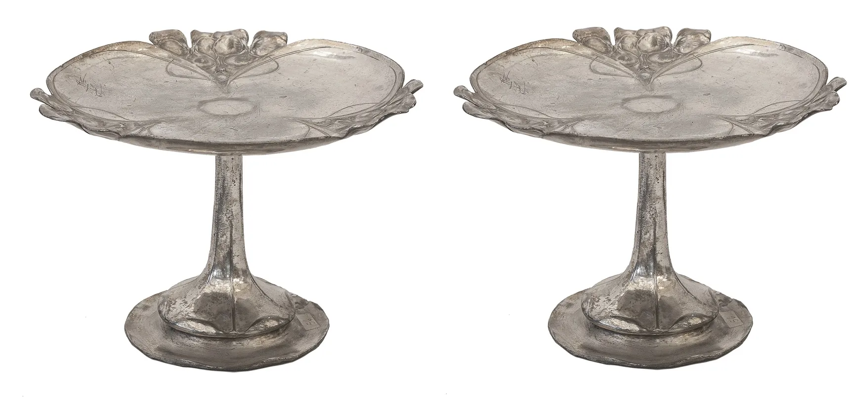 bandeja de cartas WMF antiga com base decorativa, estilo elegante