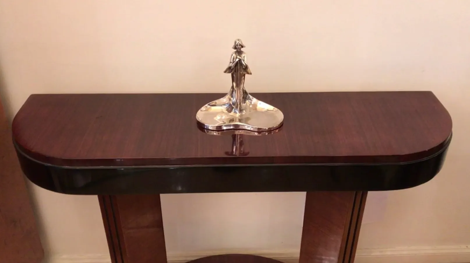 plateau de cartes ancien avec figure décorative