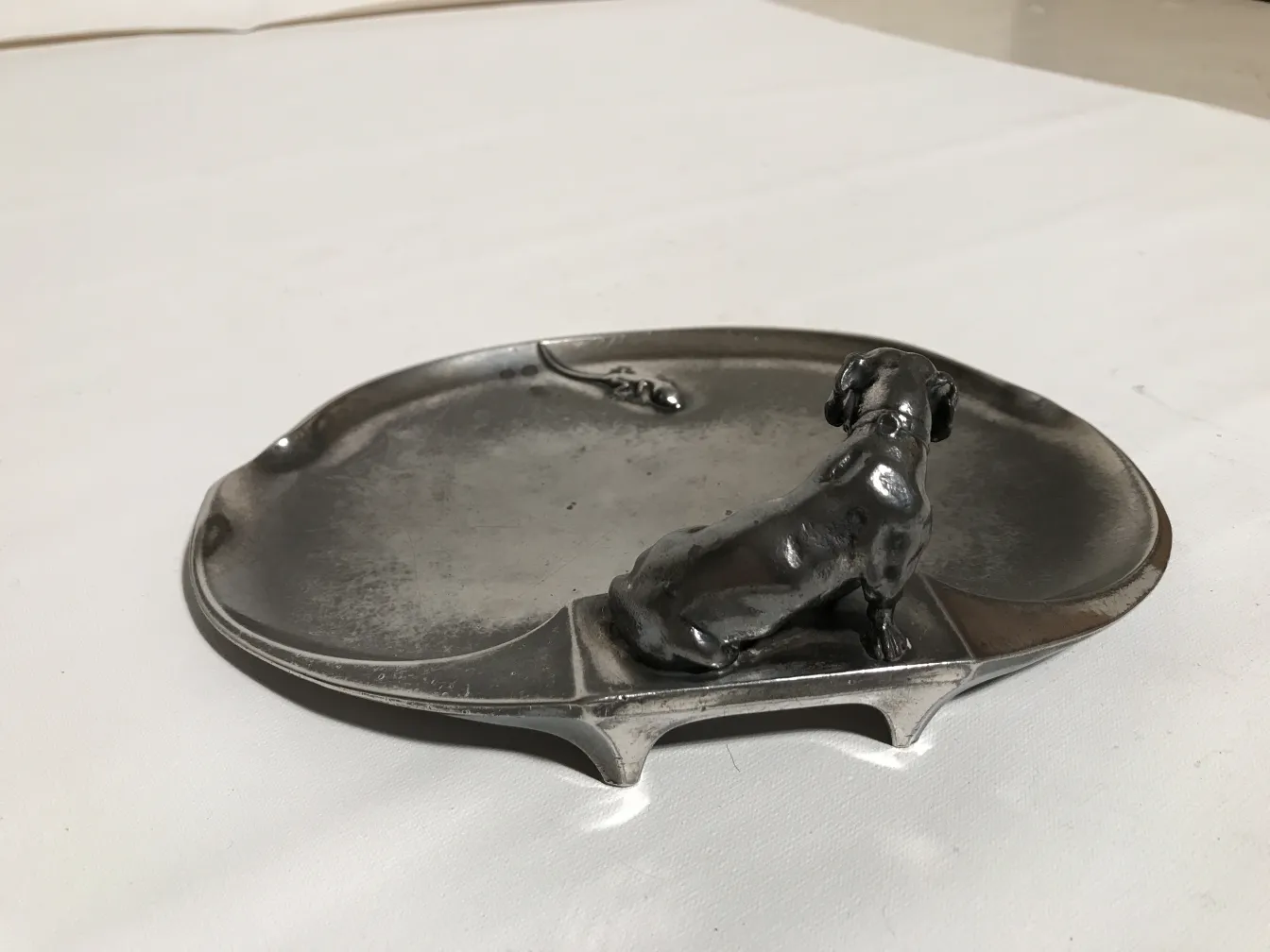 plateau de carte antique WMF avec un design de chien et de souris