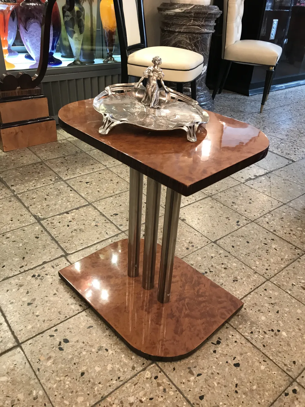 bandeja de cartas antiga WMF em um ambiente elegante