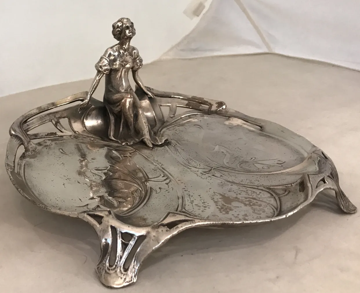 Vassoio per carte antico WMF con figura decorativa