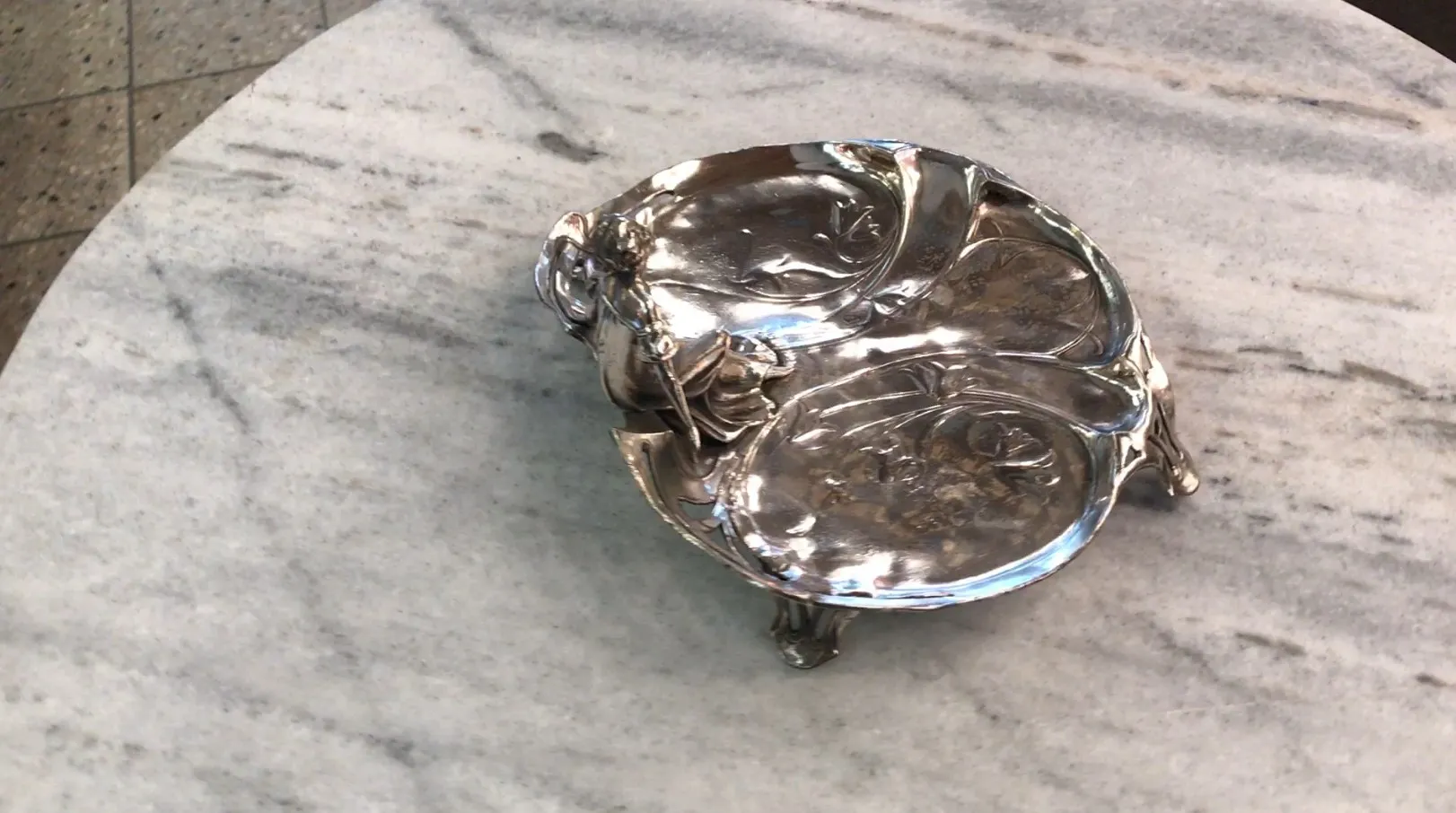 古董卡片托盘 wmf 具有优雅的设计和细节