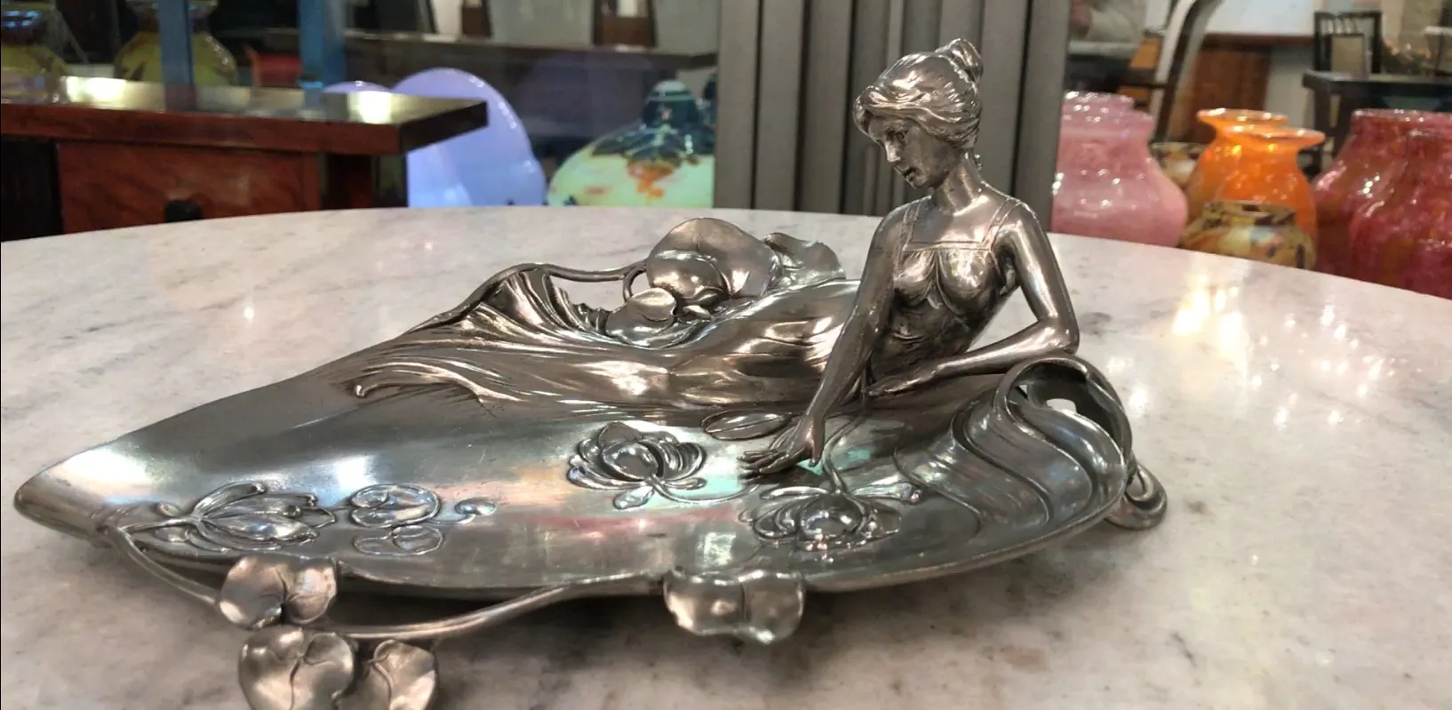 bandeja de cartas antigua WMF con figura femenina decorativa