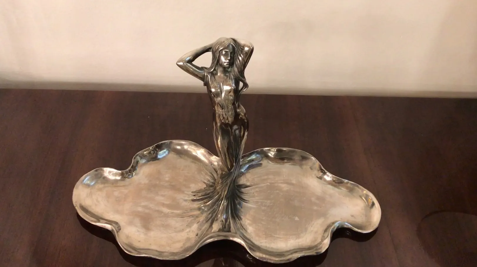 bandeja de cartas antiga WMF com figura feminina no centro