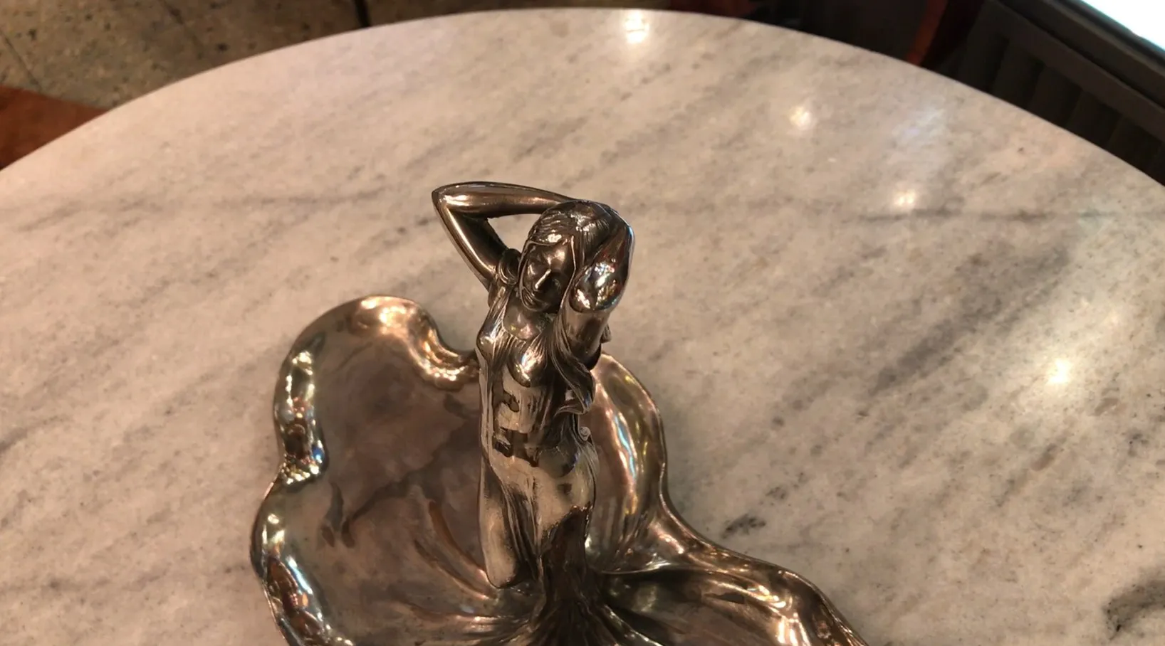 vassoio per carte antico WMF con figura femminile