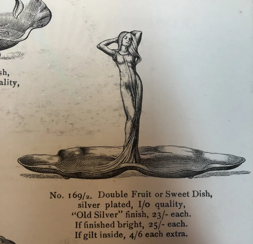 plateaux de carte ancien avec design classique WMF